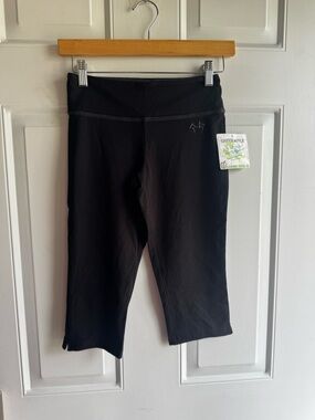 Green Apple Bamboo Cotton Sustainable Black Crop Yoga Leggings - Medium - NWT